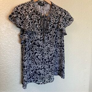 NWT Blum Classy Casual Elegant Black & White Floral Blouse Ruffle & Tie detail 4